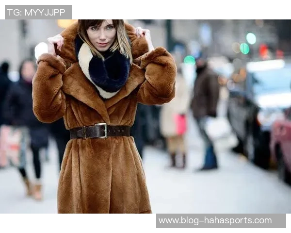 足球场上的时尚风潮如何将涂口红与运动完美结合